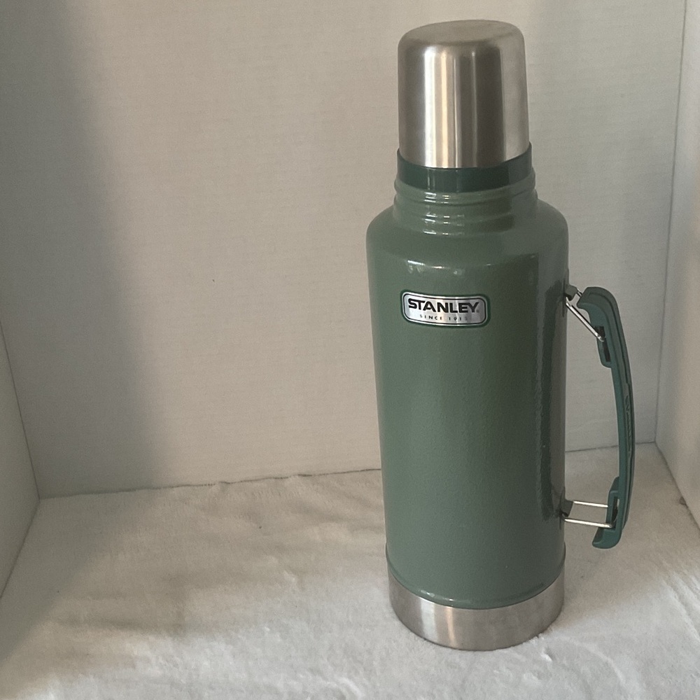 Stanley Classic Green Bottle thermos